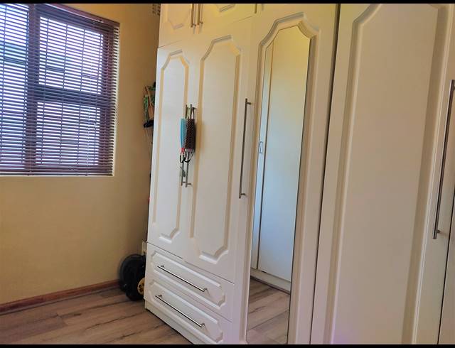 2 BEDROOM HOUSE FOR SALE IN STRANDFONTEIN